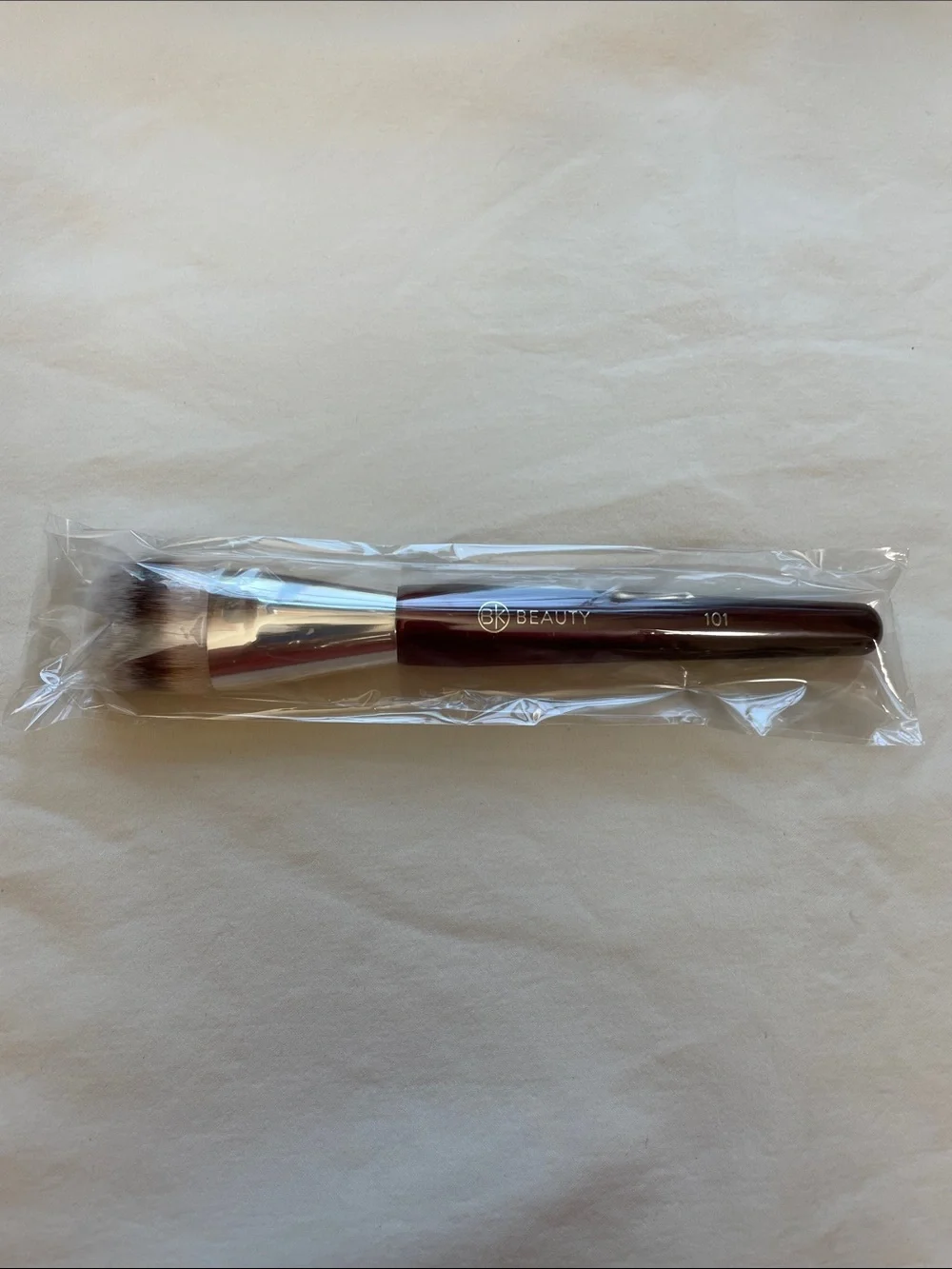 101 Contoured Foundation Brush - NWT
